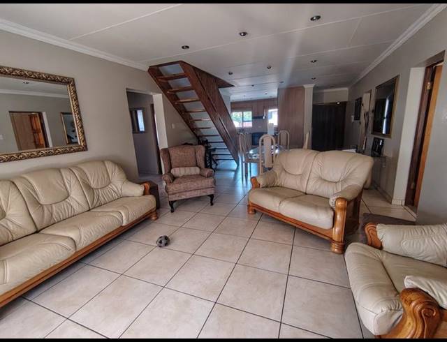 3 BEDROOM APARTMENT FOR SALE IN VAALPARK